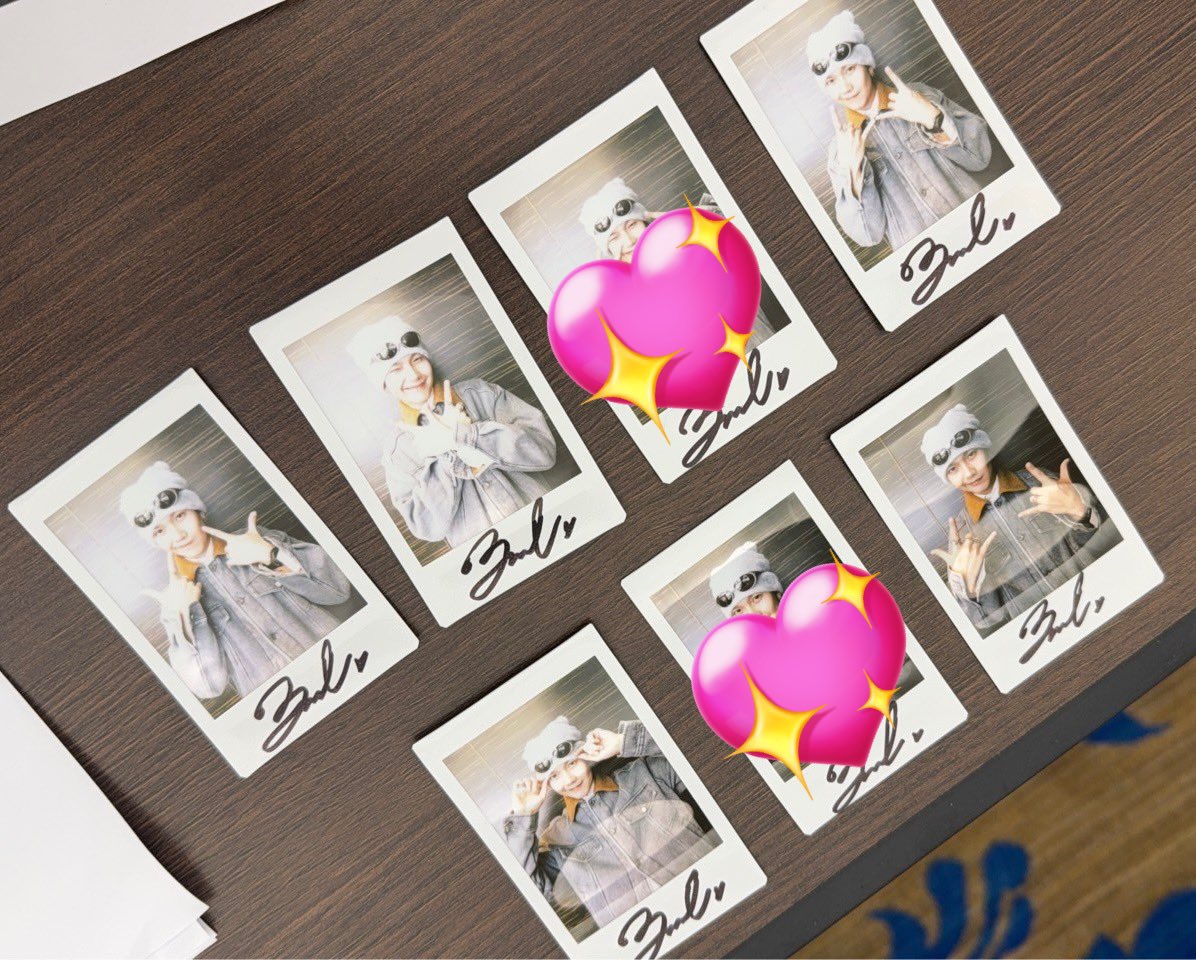Now available 5 
สำหรับคนไทยทักไปซื้อกับแบรนด์ได้เลยค้าบ

For fan who cannot order by yourself, you can order with me in DM.

Worldwide shipping 

#BuildJakapan #Beyourluve