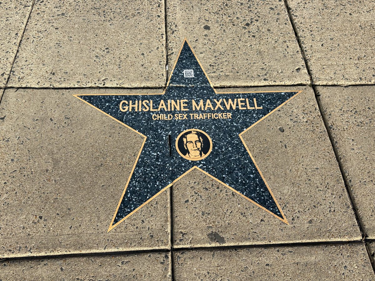 MarioNawfal's tweet photo. 🇺🇸 A “Jeffrey Epstein Walk of Shame” appeared overnight in Farragut Square, with QR codes on each star linking to articles or DOJ documents.

Names shown include Prince Andrew, William Barr, Bill Gates and Steve Bannon.

An anonymous citizen did the job.
https://t.co/iZfcwKv314