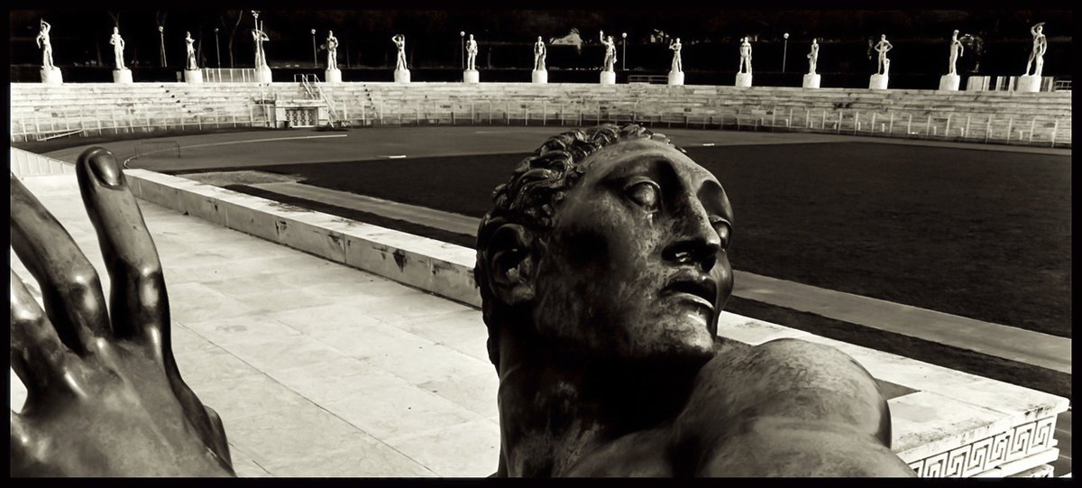 Foto di © Augusto De Luca (immagine pubblicata con autorizzazione dell’autore. Vietata la riproduzione senza consenso).
Spettacolare il bianco e nero di De Luca quando ritrae Roma nei suoi simboli più affascinanti.🥰
sguardoadest.it/new_blog/roma-…