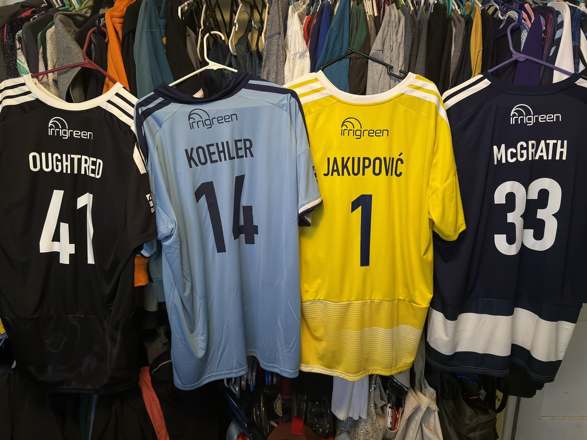 GoonerGrux tweet media