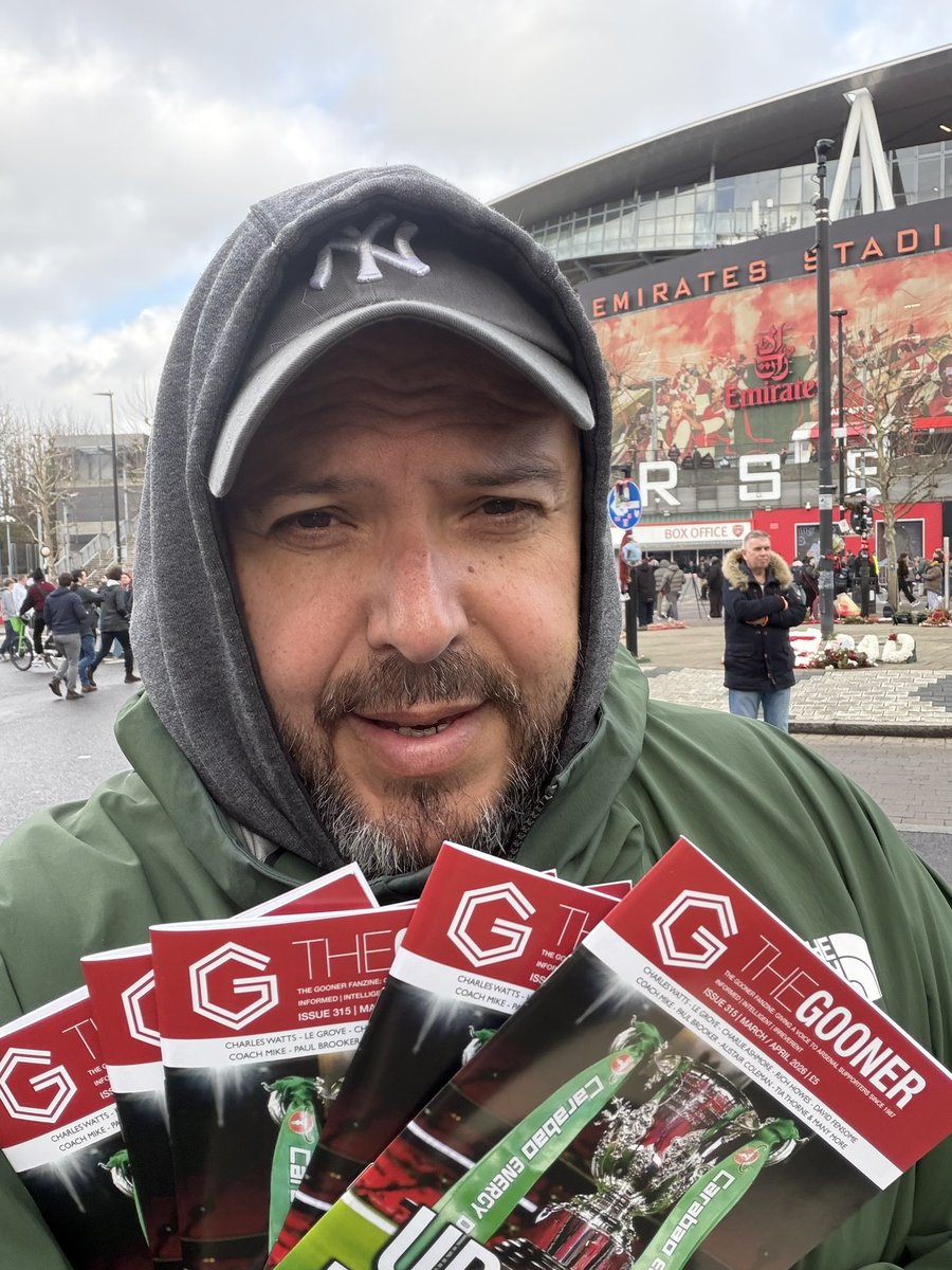 laythy29's tweet photo. Getcha Gooner here at Arsenal vs Chelsea
Alex is now at his usual spot at Arsenal tube so I’ve raced round to Bear Roundabout
#getchagooner https://t.co/5xKHgc5336