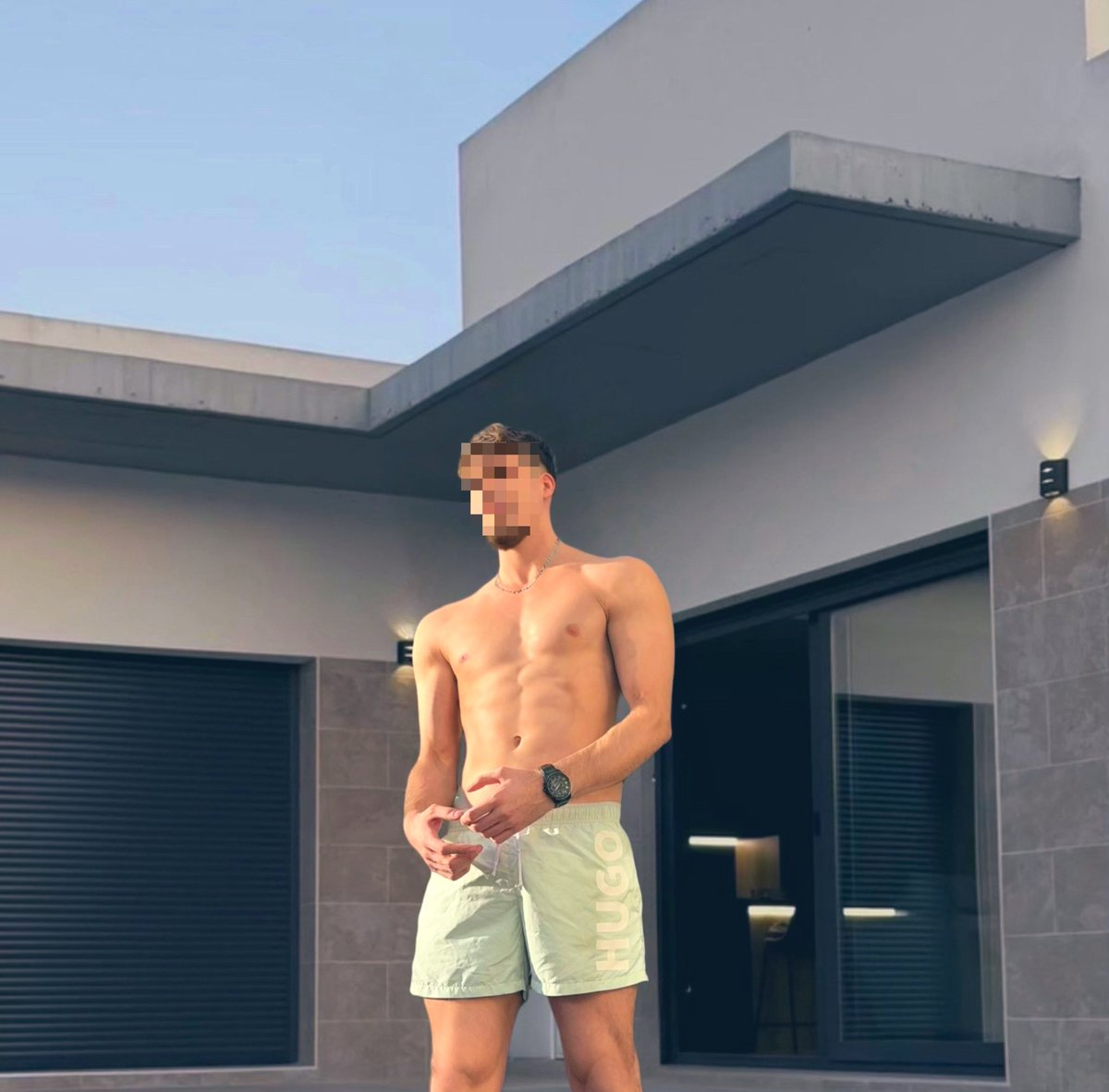 DamienLocked's tweet photo. Enjoying the sun like a good boy 
@rugbyunion8 
@CagedLegion 
@MCCageRT1 
@ChastitypigRTS https://t.co/METsDMSh2e