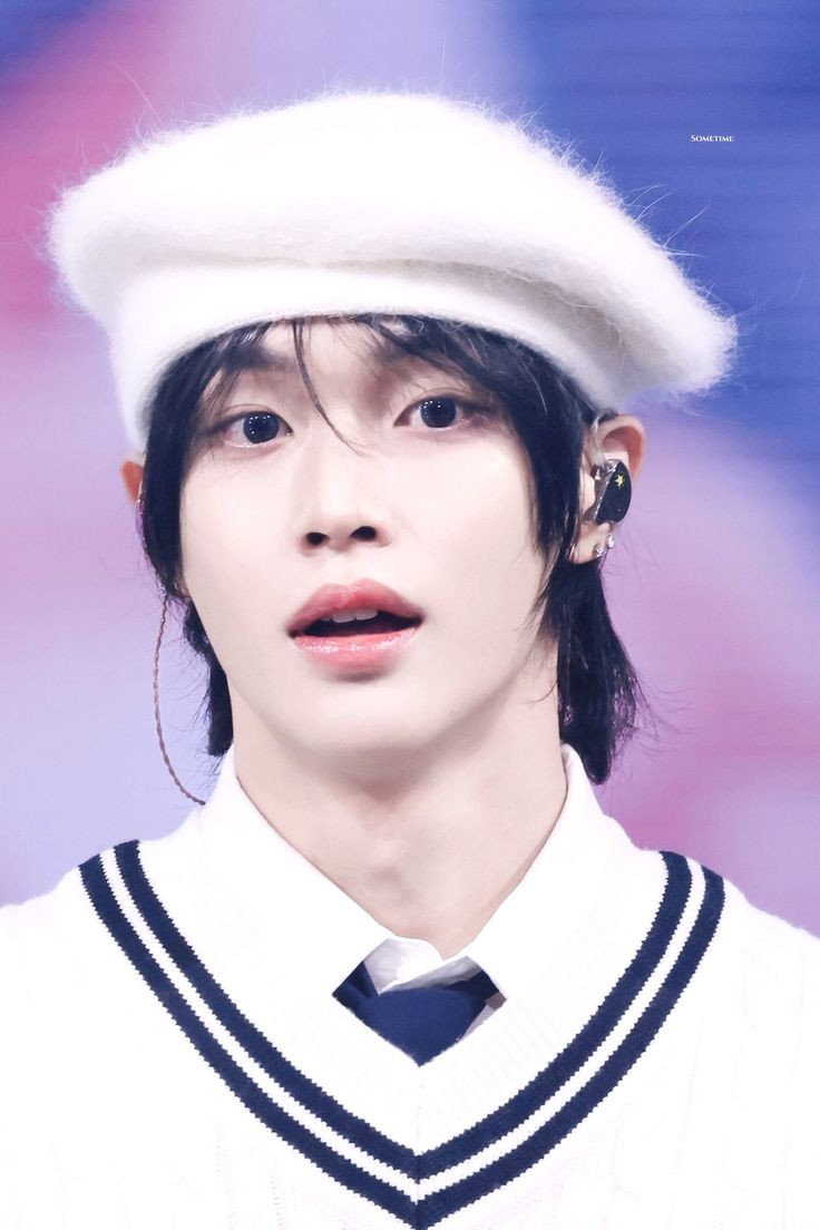 szhubids's tweet photo. @schubbink @jiaangheng @Nlgyung Luca melangkah maju dengan senyum hangat, menatap semua Puppiesters. “Selamat malam, Puppiesters! Senang banget bisa ketemu kalian semua malam ini. Lihat kalian tersenyum bikin hati kami hangat,” sapanya lembut. https://t.co/yXrYIMhEGN
