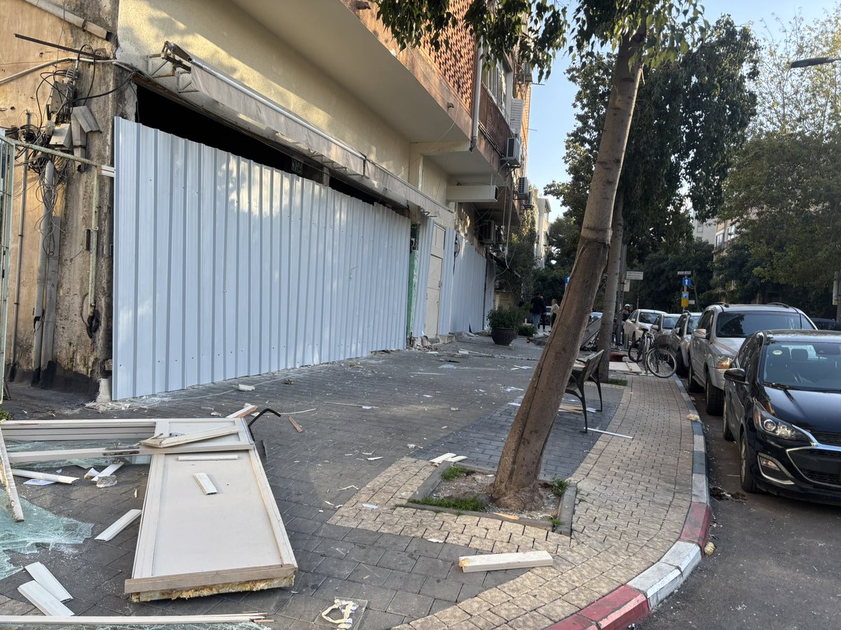 אסף בריט tweet media