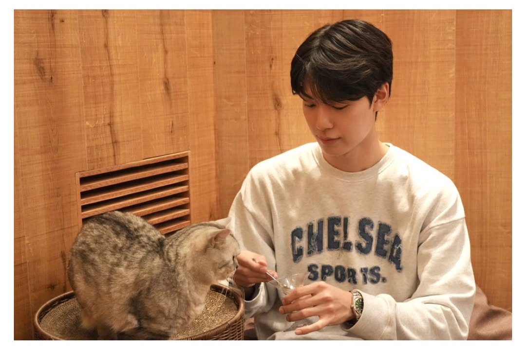 shionyx_'s tweet photo. 𝐅𝐢𝐧𝐚𝐥𝐥𝐲 𝐡𝐚𝐯𝐢𝐧𝐠 �� 𝐜𝐥𝐨𝐰𝐝𝐞𝐫 𝐨𝐟 𝐟𝐢𝐯𝐞 𝐢𝐧 𝐆𝐫𝐞𝐞𝐧𝐰𝐢𝐜𝐡 𝐦𝐞𝐚𝐧𝐬 𝐈 𝐧𝐨 𝐥𝐨𝐧𝐠𝐞𝐫 𝐡𝐚𝐯𝐞 𝐭𝐨 𝐥𝐞𝐚𝐝 𝐚 𝐬𝐨𝐥𝐢𝐭𝐚𝐫𝐲 𝐥𝐢𝐟𝐞. https://t.co/eWzFJ0TrnA
