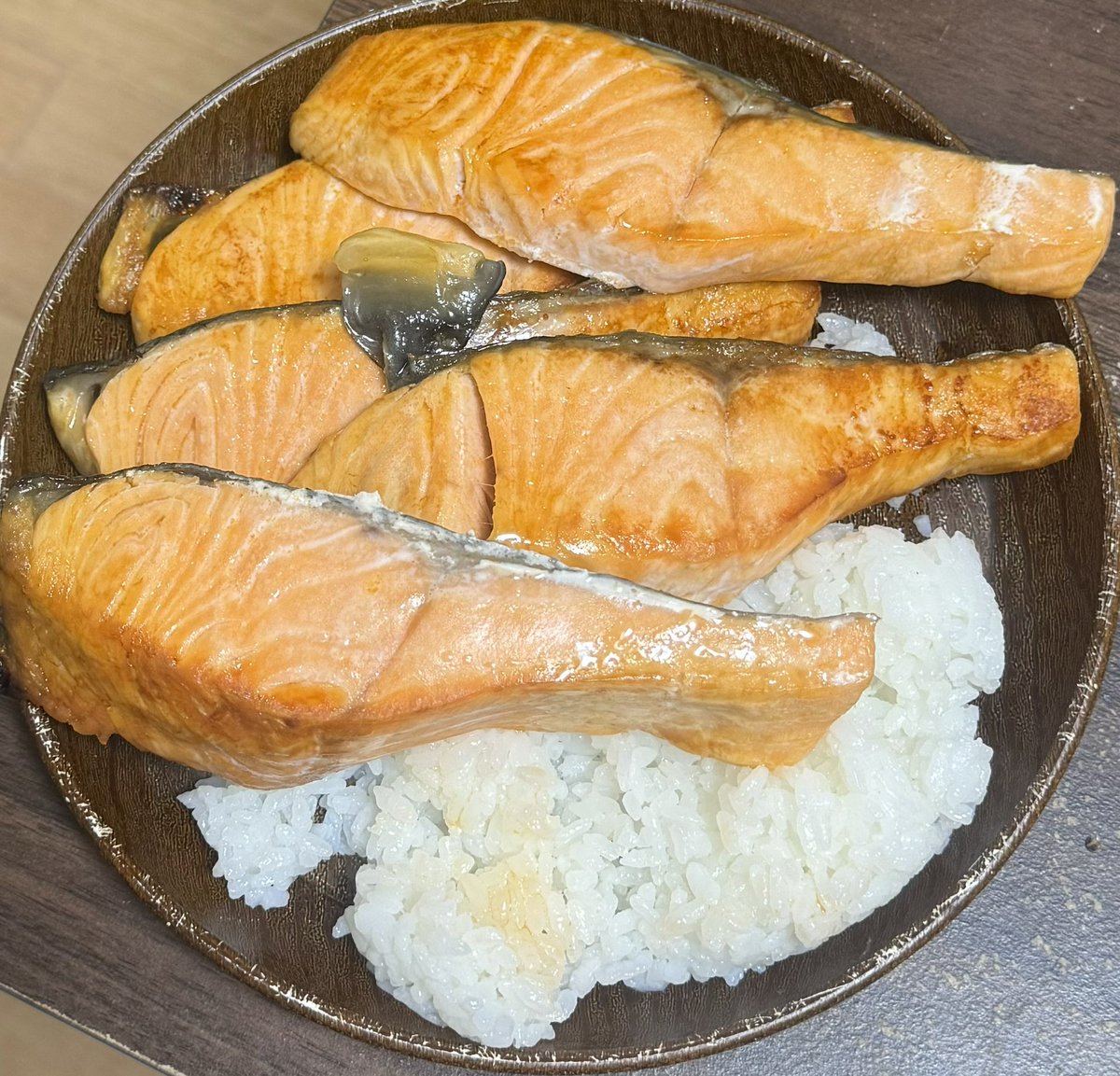 ダイエットしてる人が1番食べた方がいいものは鶏むね肉ではなく銀鮭だと思う