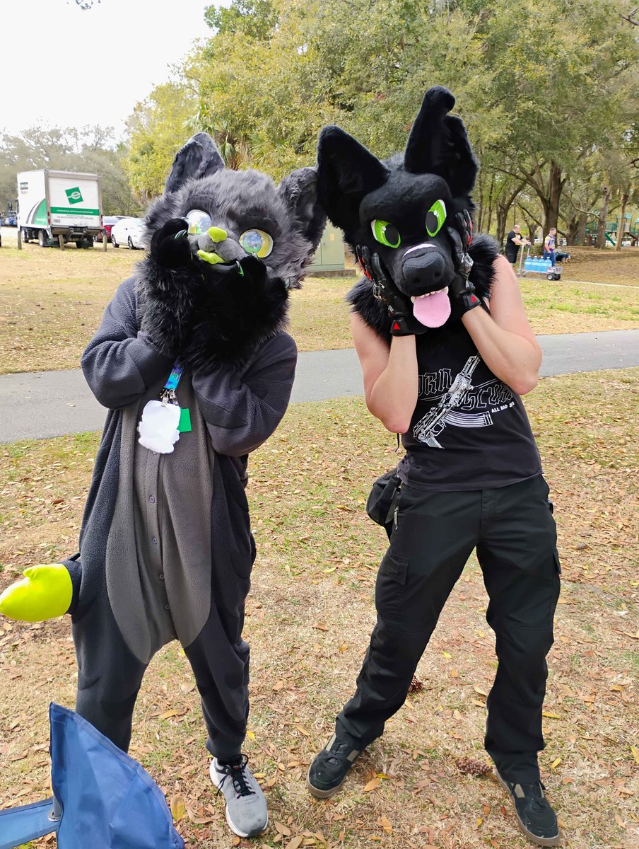 Mr_Chibi7's tweet photo. #megaplex #furry #events #funI
had amazing time at megaplex picnic 2026! My family also had amazing time, but didn't realize how quickly suiting makes you super tired, but thank you everyone that was there hoping too see you August during megaplex!! <3 https://t.co/b3UTSfU4BH