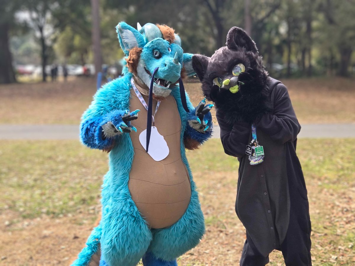 Mr_Chibi7's tweet photo. #megaplex #furry #events #funI
had amazing time at megaplex picnic 2026! My family also had amazing time, but didn't realize how quickly suiting makes you super tired, but thank you everyone that was there hoping too see you August during megaplex!! <3 https://t.co/b3UTSfU4BH