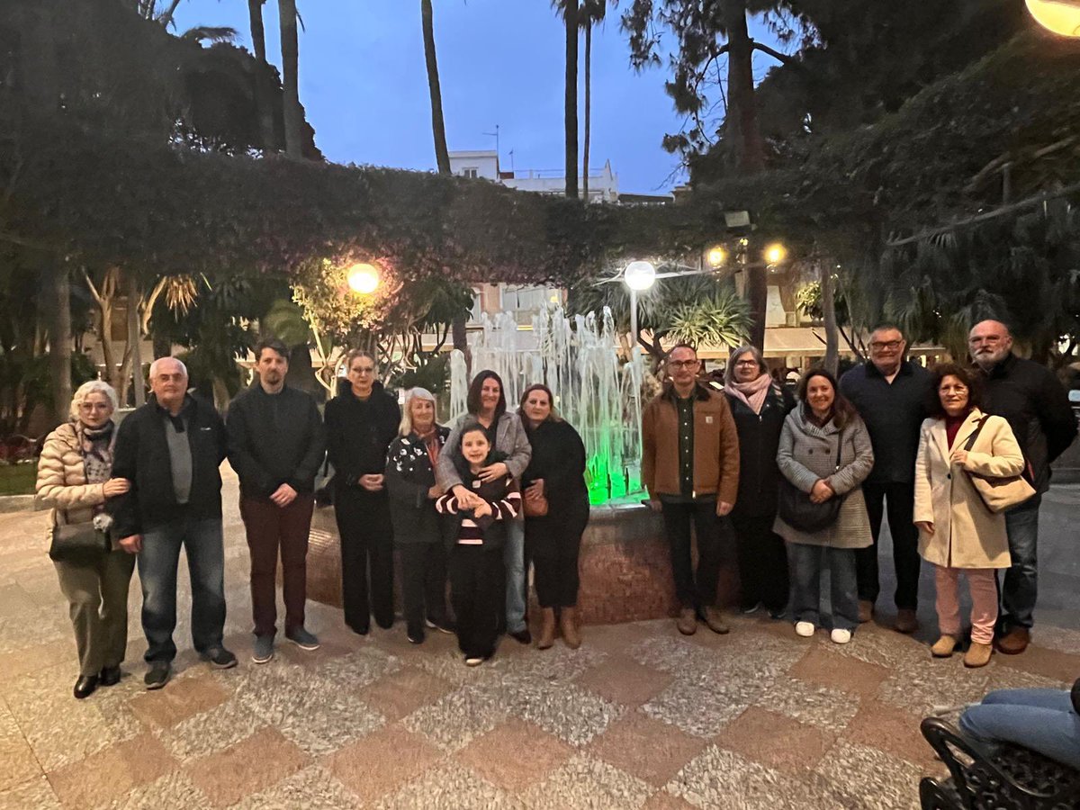 💚 Ayer los monumentos de Águilas se vestían de verde con motivo del Día Mundial de las Enfermedades Raras.

🩷 Cuatro grandes mujeres que han luchado por sus hijos toda su vida, Dama, Inma, Kika y Mari Ángeles leyeron el manifiesto de este día.