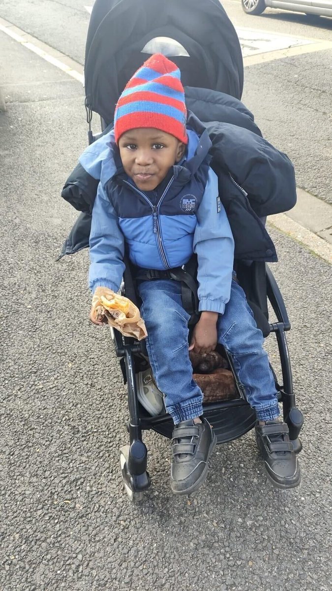 🔴 ALERTE DISPARITION
 | Le petit autiste Madoua est TOUJOURS INTROUVABLE.

Agé de seulement 3 ans il a disparu le 25 février dernier à l’aire de jeux située sur la promenade André Devambez à Neuilly-Plaisance, en Seine-Saint-Denis.

Aidez-le à rentrer chez lui ! 👶🏿👮‍♂️