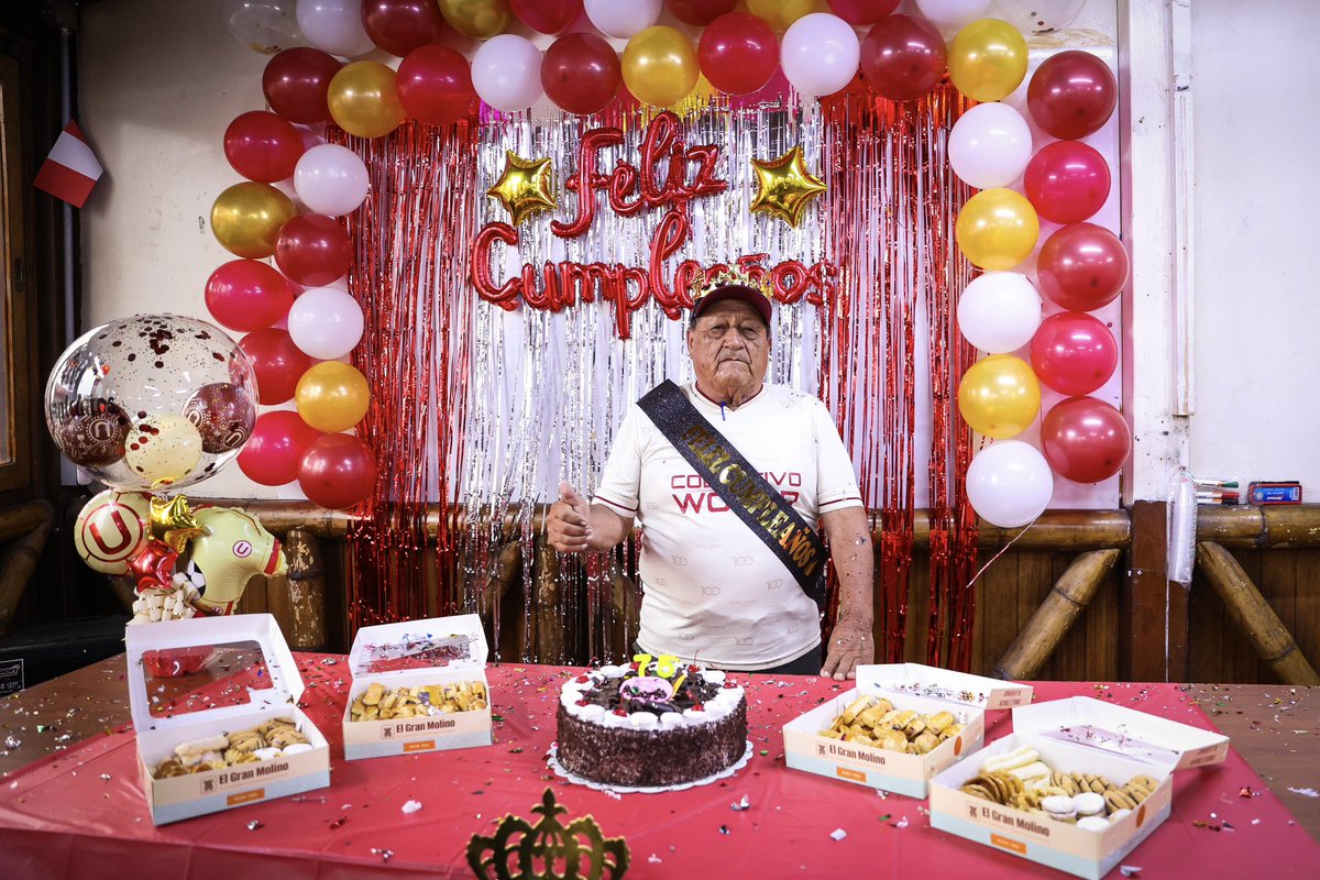 Universitario's tweet photo. ¡𝗙𝗲𝗹𝗶𝘇 𝗰𝘂𝗺𝗽𝗹𝗲𝗮𝗻̃𝗼𝘀, 𝗾𝘂𝗲𝗿𝗶𝗱𝗼 «𝗥𝗮𝗻𝗶𝗹𝗹𝗮»! 🎉🎂🏆

Festejamos en su día a Alberto Ranilla Raymundo y reconocemos su histórica trayectoria de 50 años en el club como guardián del Salón de Trofeos del Estadio Lolo Fernández.

¡Garra, compromiso y amor por la crema! 💛