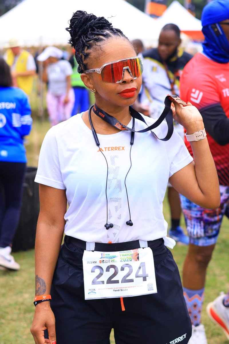 TheYandzz's tweet photo. I woke up, drove 74km, to park the car somewhere &amp; run 21km, &amp; then drive back home. Cult things indeed. Came back with a PB though🎉🎊!! https://t.co/sdSoI4Fgdb