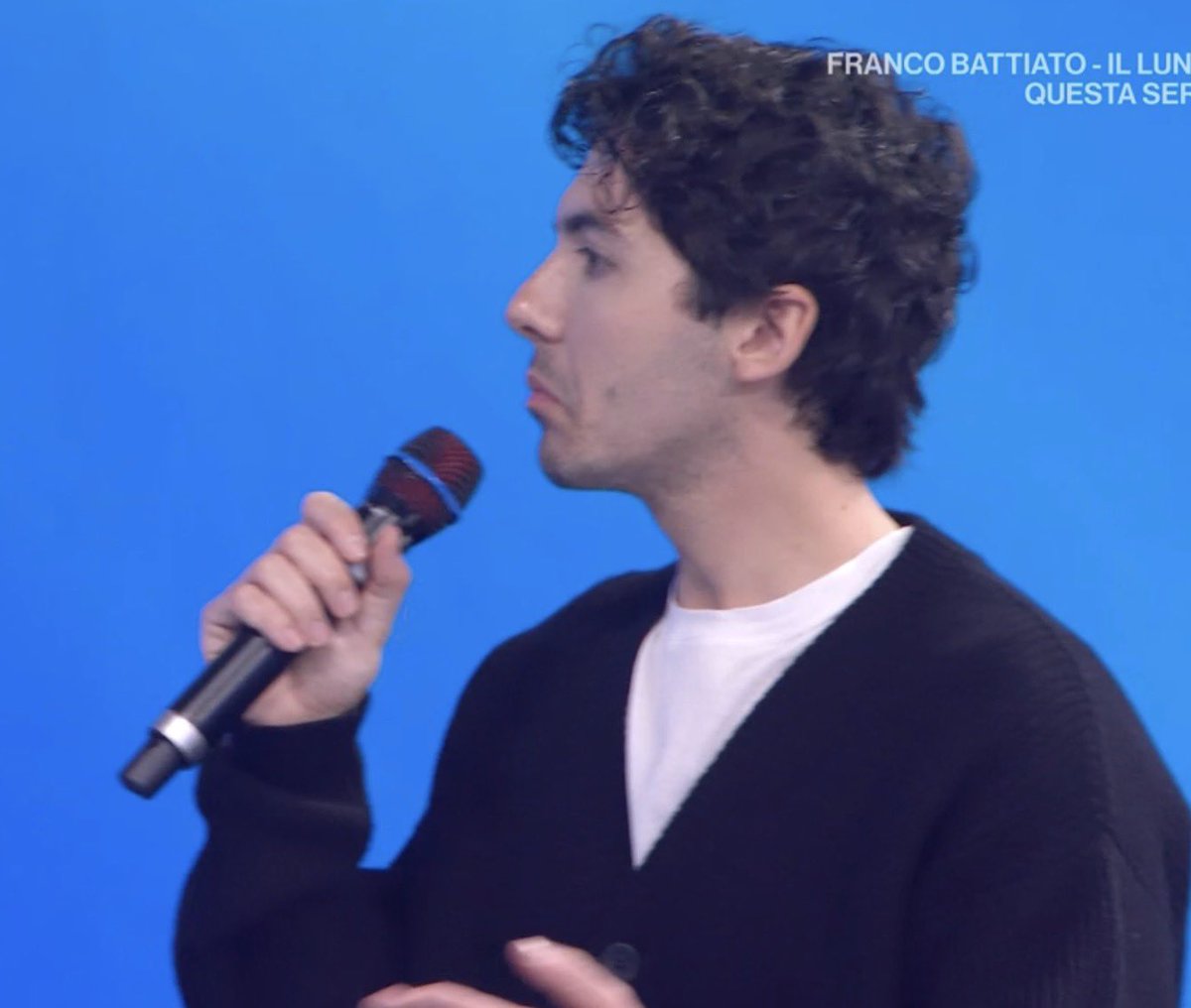 sunvfloower's tweet photo. la reazione di filippo a “sei fidanzato?” 💀 https://t.co/lFEpa1oP12
