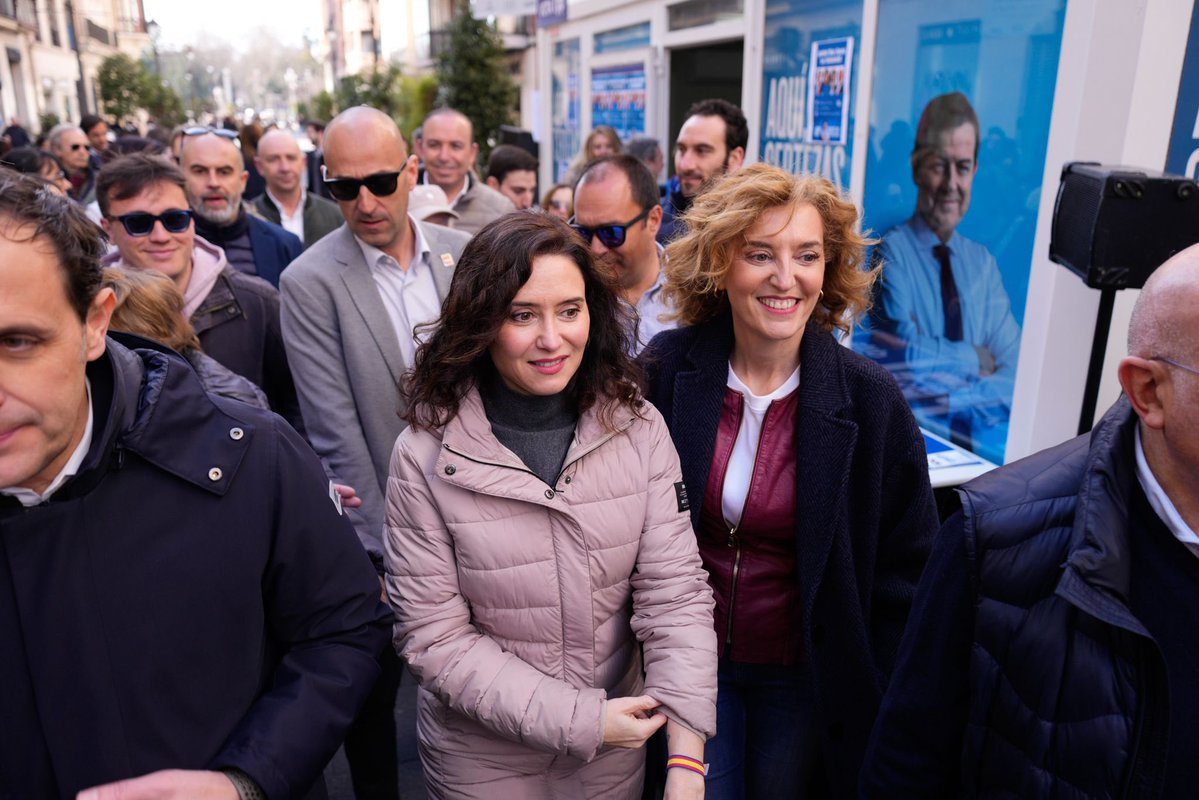 Acompañando a <a href="/MariaPardo2706/">Maria Pardo Alvarez</a> la maravillosa candidata del PP de Valladolid.

Se merece un respaldo abrumador por su carisma, por el programa que ha presentado. ¡Buenísima!