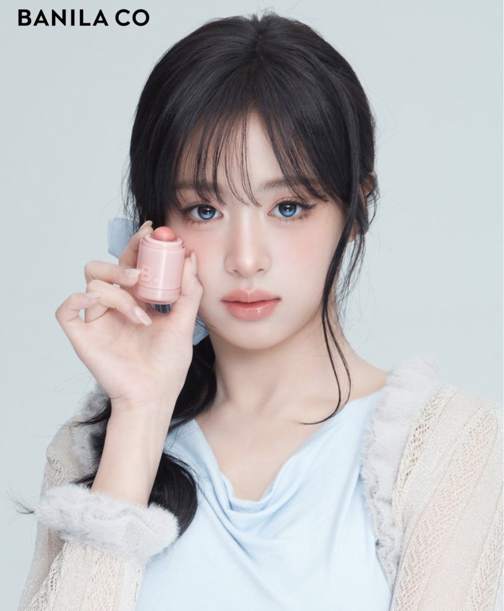 picbaemon's tweet photo. AHYEON for Banila Co https://t.co/fx58fyqKAb