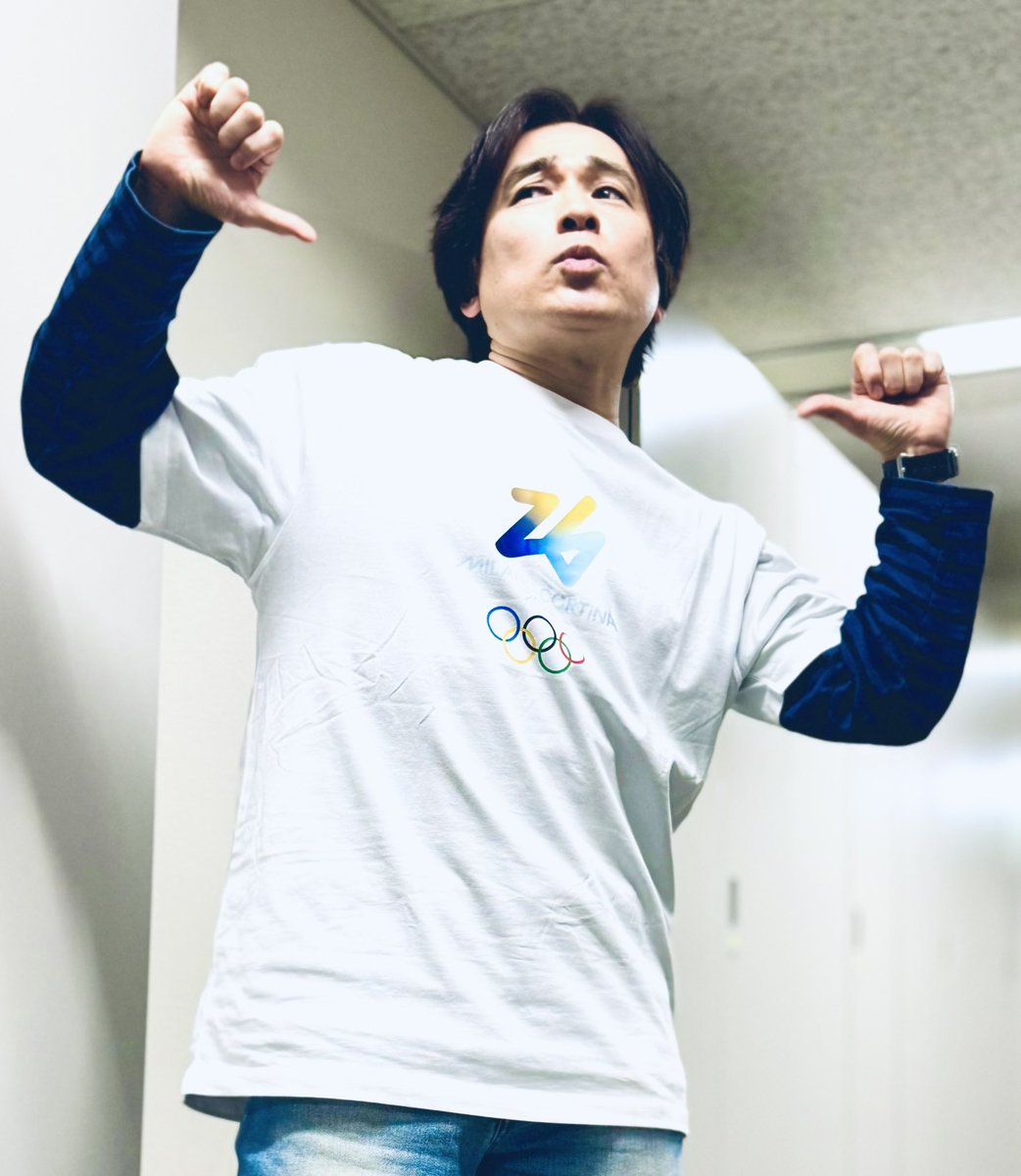 edokko_dey's tweet photo. ❄️☃️やっほーい！☃️❄️

大熱狂のミラノ・コルティナオリンピックから、フジテレビスタッフも無事に帰国！
一ヶ月に渡る長期出張お疲れ様でした！
臨場感溢れる映像とリポートありがとうございました😊

で！
お土産も��っちゃいましたー！

オリンピック開幕前、ミラノの路上でハト(鳥類)に突撃インタビ��ーを敢行したスタッフから、オフィシャルTシャツを頂きました😆

(Tシャツの裏面は、同じく『すぽると!』ナレーター・渡辺みゆの裏面を使用)

#フジテレビ
#すぽると!