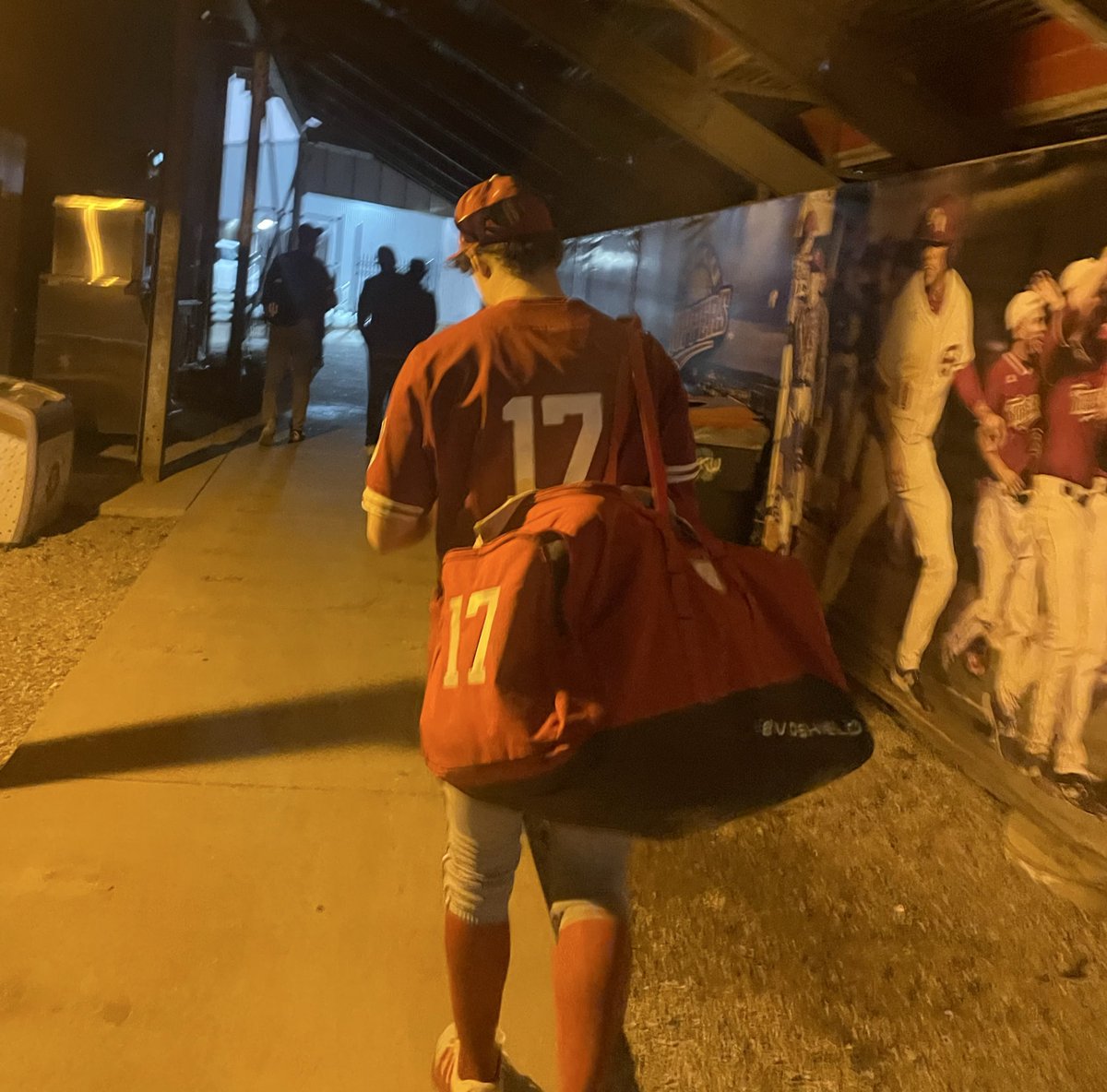 iubase.com tweet media