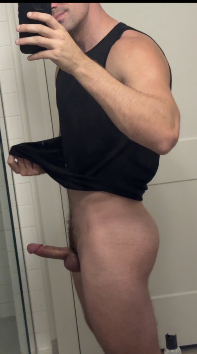 altjock4's tweet photo. Need a good place to put this thick cock 😏 https://t.co/ITaYcr8zuq