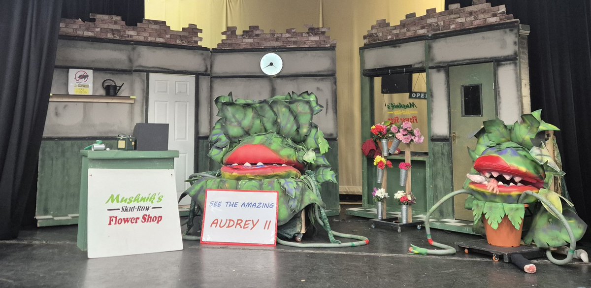 SetForTheShow tweet media