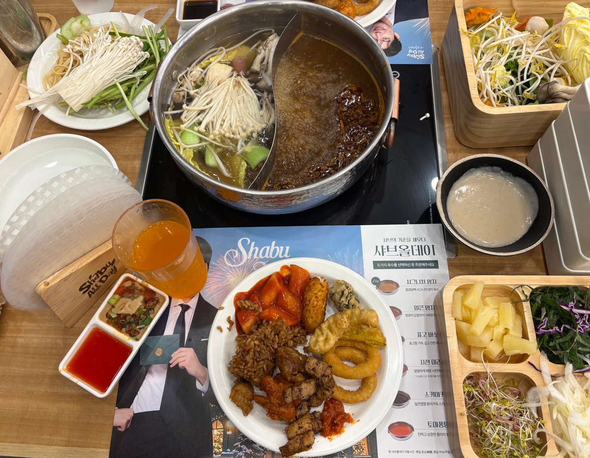 Hyeop 🐹 Weverse Post #이협 #드리핀 

“All the best on Monday!”

 ㄴ: Take care of me in March too!!
 ㄴ: Cheddar cheese chewy cookies is a huge success^^
 ㄴ: I made the spread of the almond spread by adding cheddar cheese powder and chocolate Poteau~ (brand) (combination to