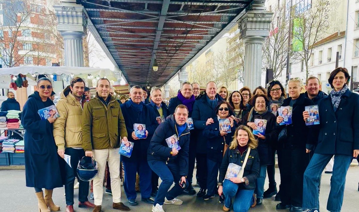 Laurent_RACAPE's tweet photo. 📍#Paris15: marché de Grenelle aux côtés de @datirachida.
Une vraie envie de changement des habitants à #Paris 
@PourDati2026 #Rachidadati #Dati2026 https://t.co/jxM3oesel0