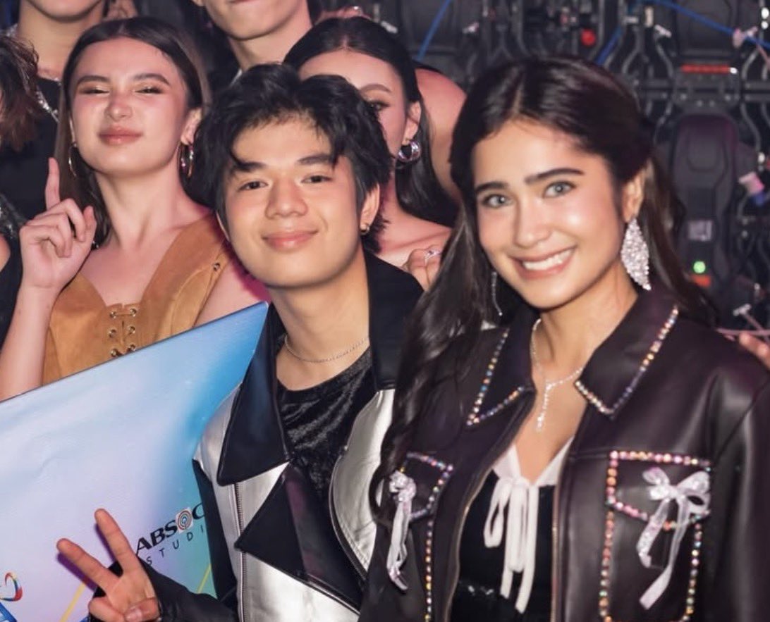 Another snap of EliCo with Sofia 💘

#EliCo #MarcoMasa #ElizaBorromeo | <a href="/elizaborromeo_/">eli</a> <a href="/_marcomasa/">Marco Masa</a>