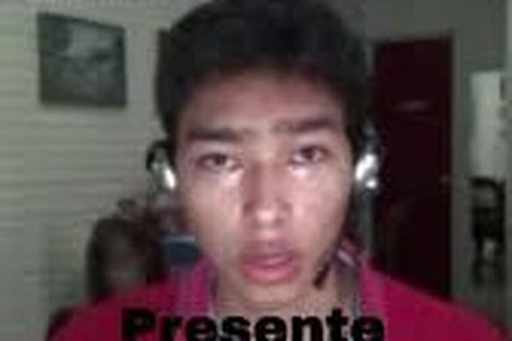 "PACHECO CARA FLOJA - La lagartija [Videoclip] Minecraft?"

mi hijo: