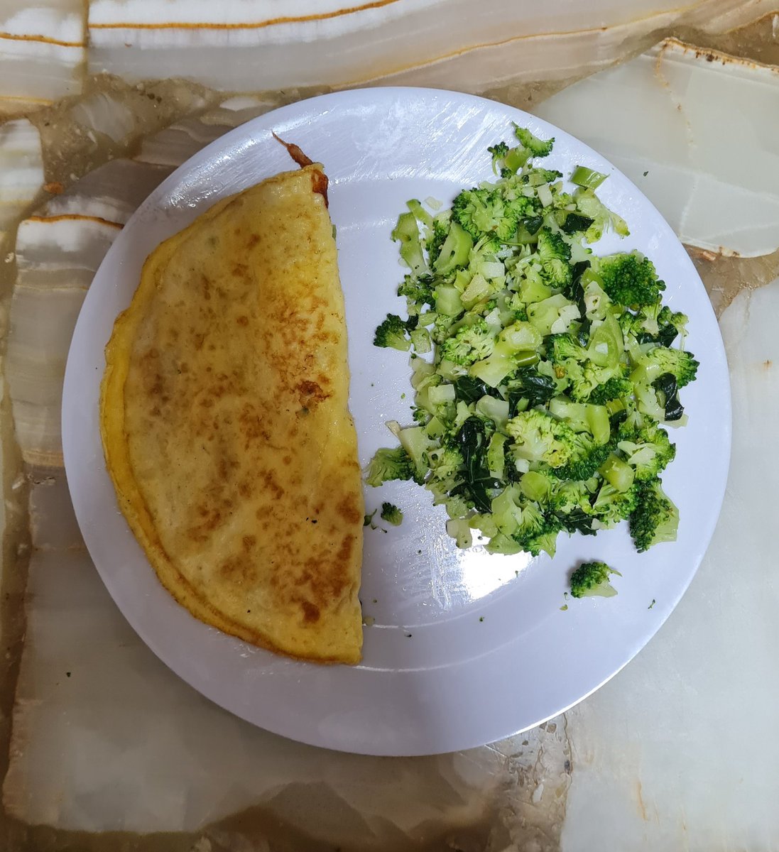 _Romulus__'s tweet photo. desayuno en #VR7 (con café frío) https://t.co/Gnqk0RhrrN