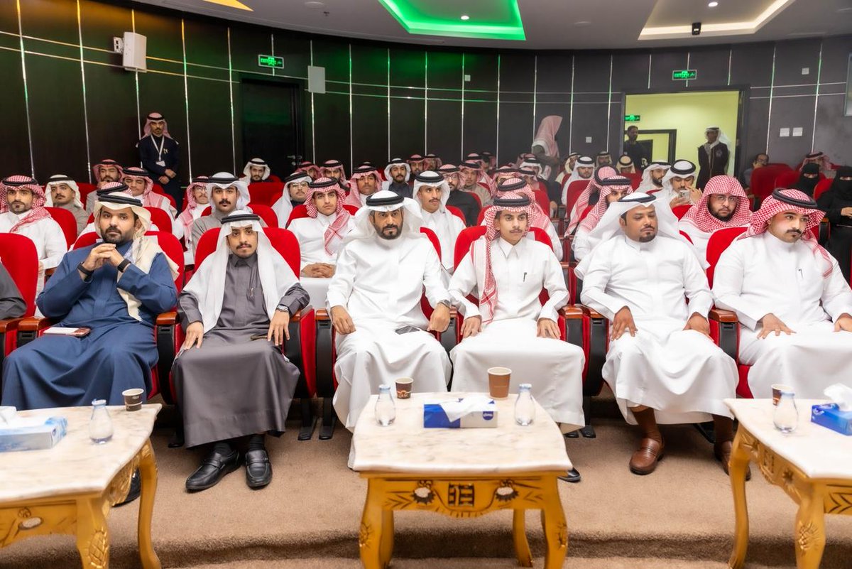 ALSahat_'s tweet photo. #غرفة_حفرالباطن تستضيف جلسةً حوارية بعنوان "القيم المهنية للمحاماة" ضمن فعاليات ملتقى القانون الرمضاني.

ويأتي ذلك تحت تنظيم جمعية التنمية الأهلية بجنوب #حفرالباطن ، في إطار دعم المبادرات المجتمعية وتعزيز الوعي القانوني خلال شهر #رمضان المبارك.

#الساحات https://t.co/cuid23b0m3