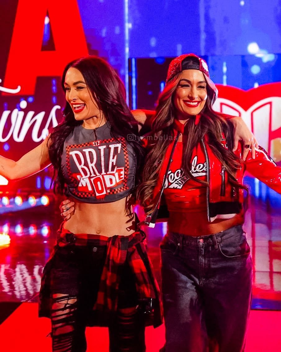 theisaacjr's tweet photo. THIS MAKES MY HEART SO WARM
#BellaArmy x #FreaksnGeeks π©·β€οΈ
@NikkiAndBrie @TheAJMendez https://t.co/PSJVbyQc44