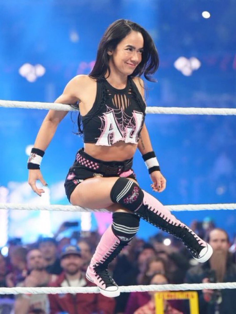 theisaacjr's tweet photo. THIS MAKES MY HEART SO WARM
#BellaArmy x #FreaksnGeeks π©·β€οΈ
@NikkiAndBrie @TheAJMendez https://t.co/PSJVbyQc44