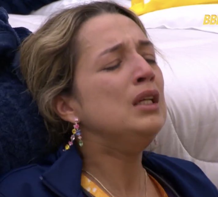 andfalou's tweet photo. Ana Paula já gabaritou o Karol Conka card:

Soberba ✅
Arrogância ✅
Crueldade ✅
X*fobia ✅
Machismo✅

E mais recentemente: gaslighting  e tortura psicológica ✅

#BBB26 #RedeBBB https://t.co/wRAruMB6Q1