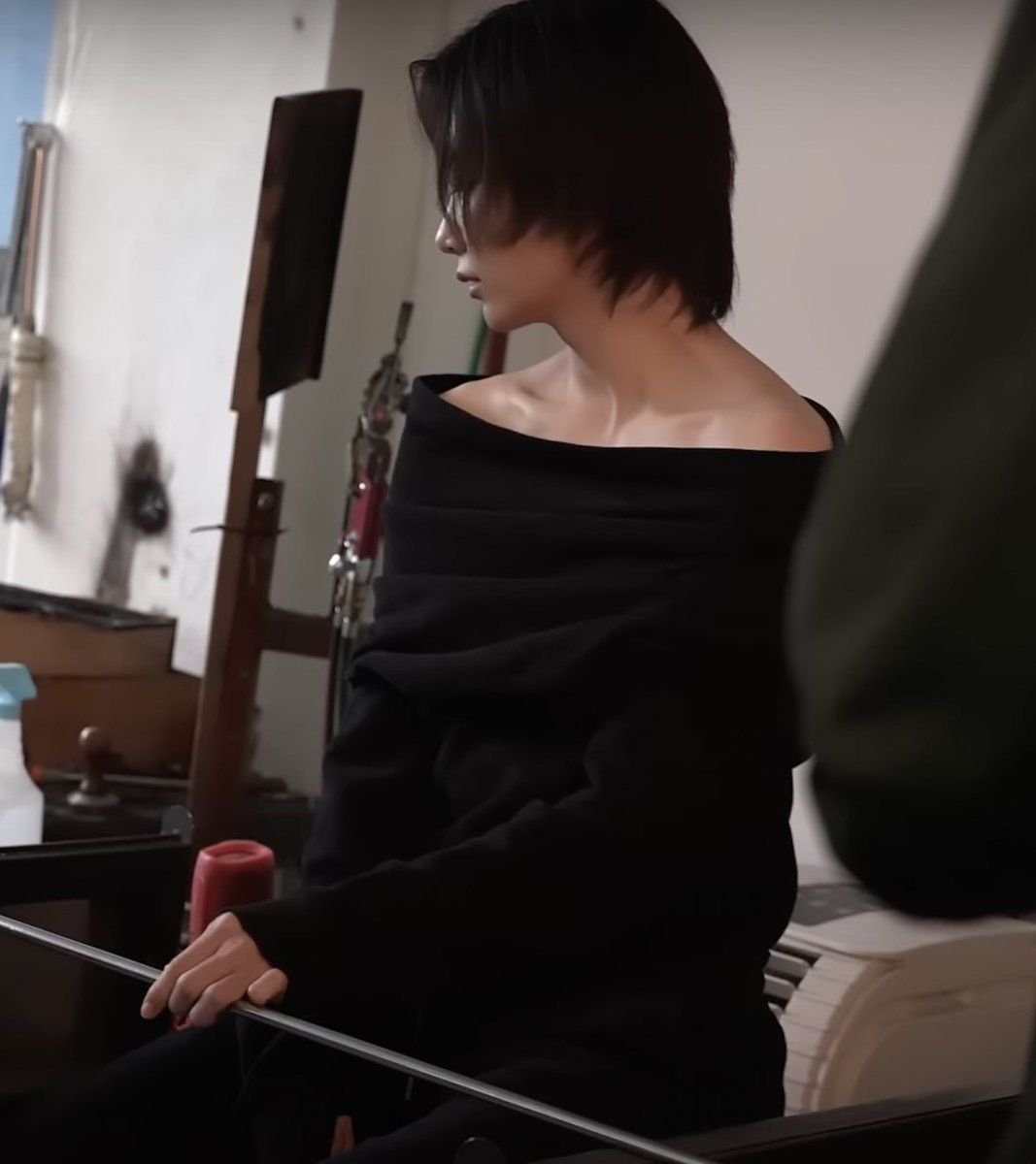 Sugar down bad for Jeonghan tweet media