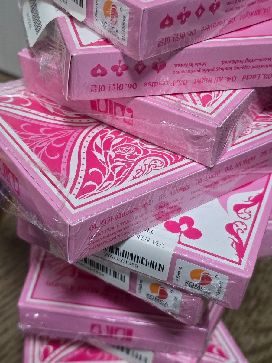 sol__t1's tweet photo. 여자 아이들 개봉 앨범 양도 I FEEL
IDLE OPENED ALBUMS SELL

BUTTERFLY 13
CAT 3
QUEEN 13

4.3 including shipping
https://t.co/Me34BQEMAU

아이들 소연 미연 민니 우기 슈화 포토카드 앨범 미개봉 럭키드로우 팬싸 공방 미공포 특전 클락션 soyeon miyeon minnie yuqi shuhua album klaxon 4 https://t.co/BusBqMyQAK