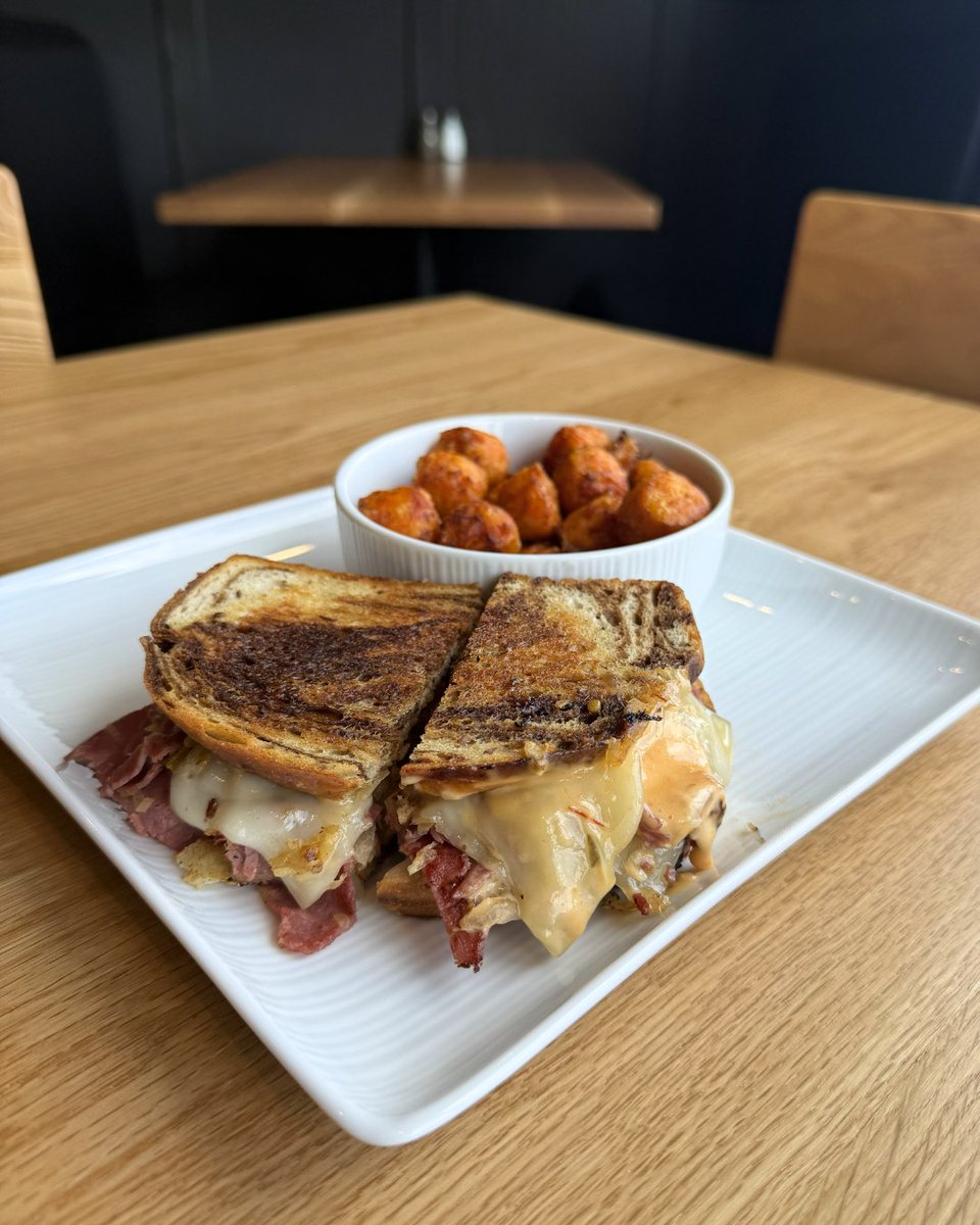 Good Evans Reuben with a side of sweet tots. Perfect for a savory brunch or everyday lunch! 🧀🫶🏼

Thousand island dressing, corned beef, sauerkraut, &amp; Swiss cheese, all on a delicious rye bread.

#GoodEvansEats #Reuben #SweetTaterTots #NebraskaBrunch #OmahaFood