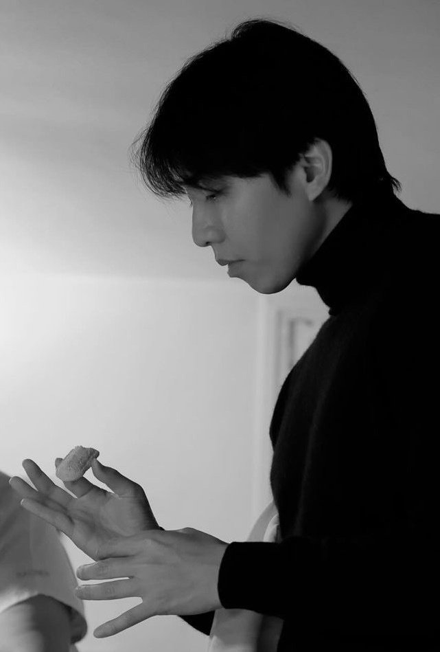 The 1st will always be one of my fave pics of him cause i love his strong &amp; determined gaze in it, in the 2nd i love the dreamy rocker vibe and the 3rd simply shows the most beautiful side profile 🖤🤍

#LEESEUNGGI #이승기