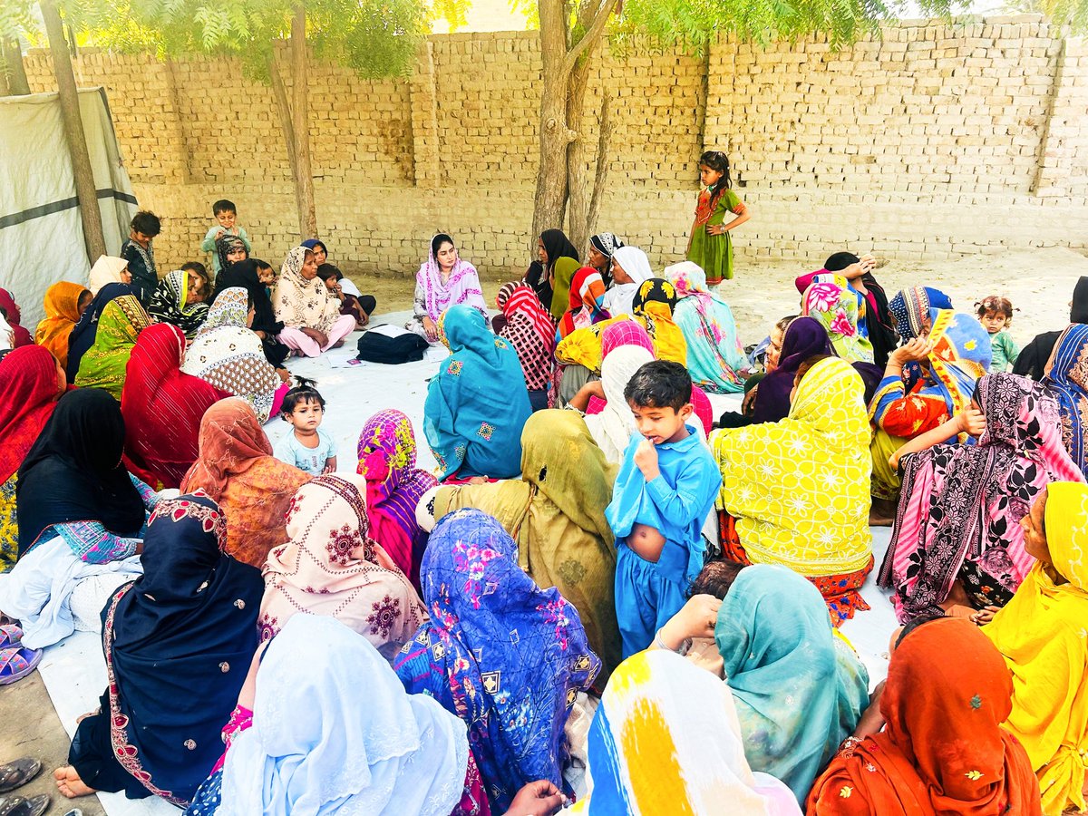 CDFsindh's tweet photo. CDF &amp; WHH are teaming up in District Larkana to implement the People First Impact Method (PFIM)
​This goal-free assessment empowers the community to identify their own priorities for flood anticipation
@Welthungerhilfe @StartNetwork @GermanyinPAK @GNDR @ADRRN_Network @EUPakistan https://t.co/nmrkbISzbF
