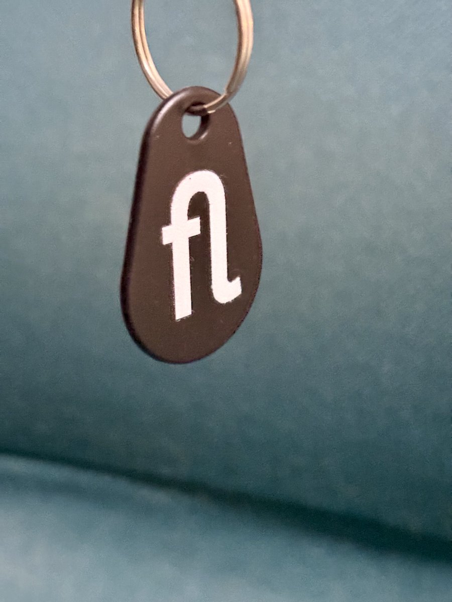 【不只是熱錢包，更是許多痛點的解決方案】

週日我參加了 <a href="/fluidkey/">fluidkey.eth</a> 在台灣的首場實體聚會，創辦人
<a href="/moritz_fluidkey/">moritz</a> 也親自到場交流；先前體驗過這款產品，我覺得它不像很多項目方只會「打高空」，而是真的做出了解決許多用戶痛點的落地應用。

- - - -
推薦你動手實作看看 👇Fluidkey 申辦連結👇