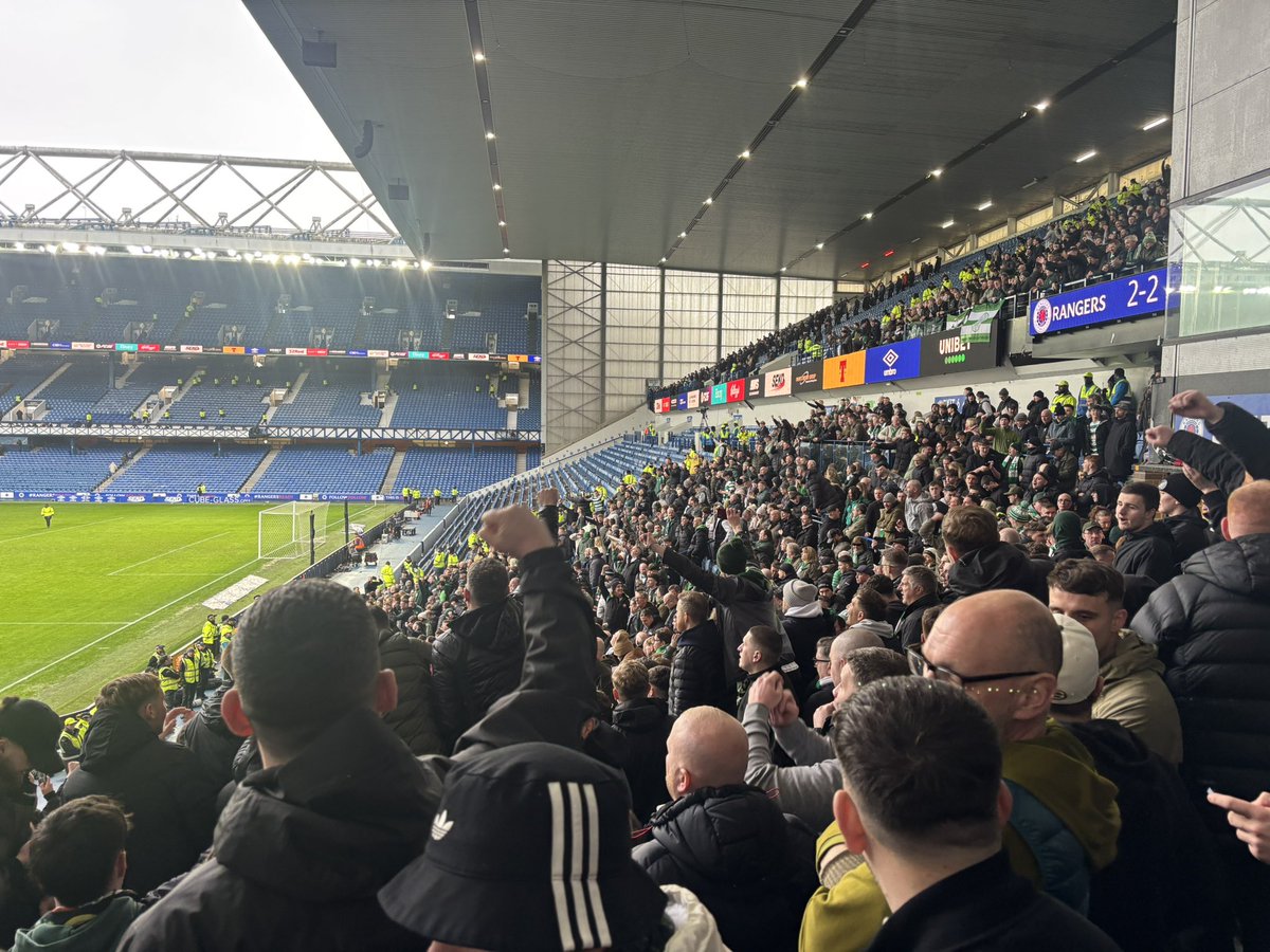 mickymobile's tweet photo. A wet one today, 2nd half Celtic were awesome 🍀 #StillInIt https://t.co/oBqyQBKFd8