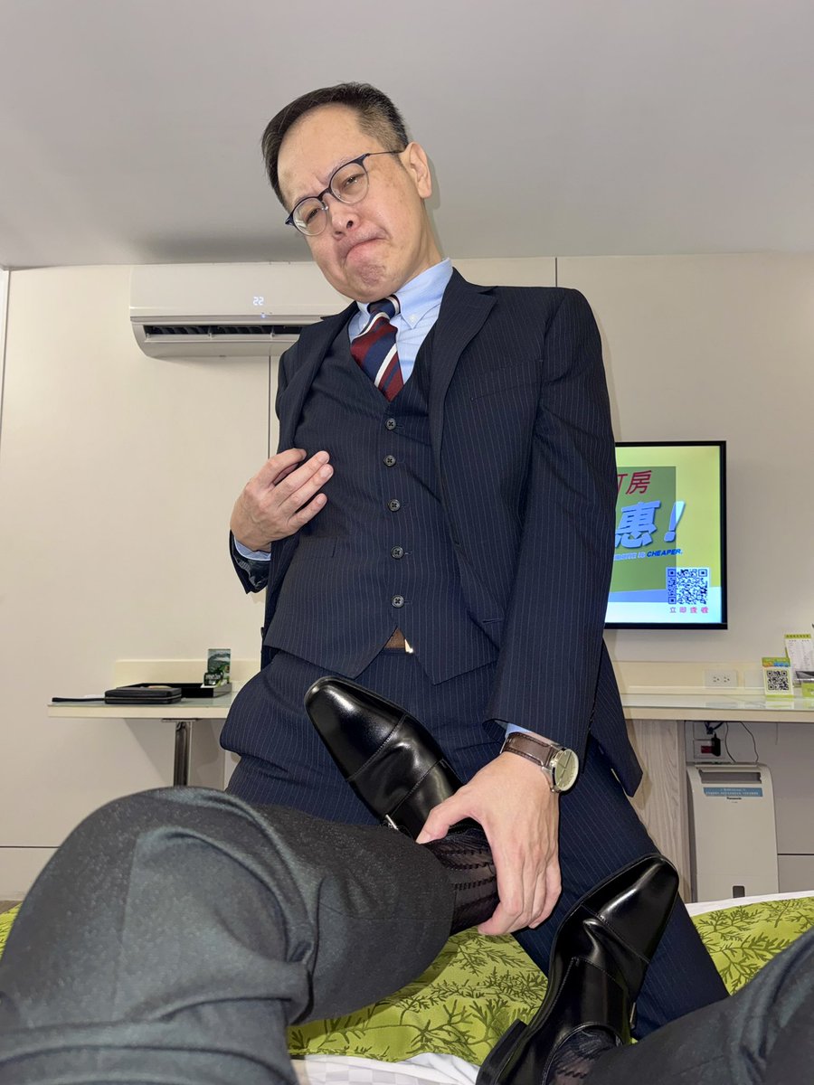 SuitNaisoKjiro's tweet photo. 結果還是走去摩鐵🏩

發現春意比較昂然🫣 https://t.co/fAsJ9QANPI