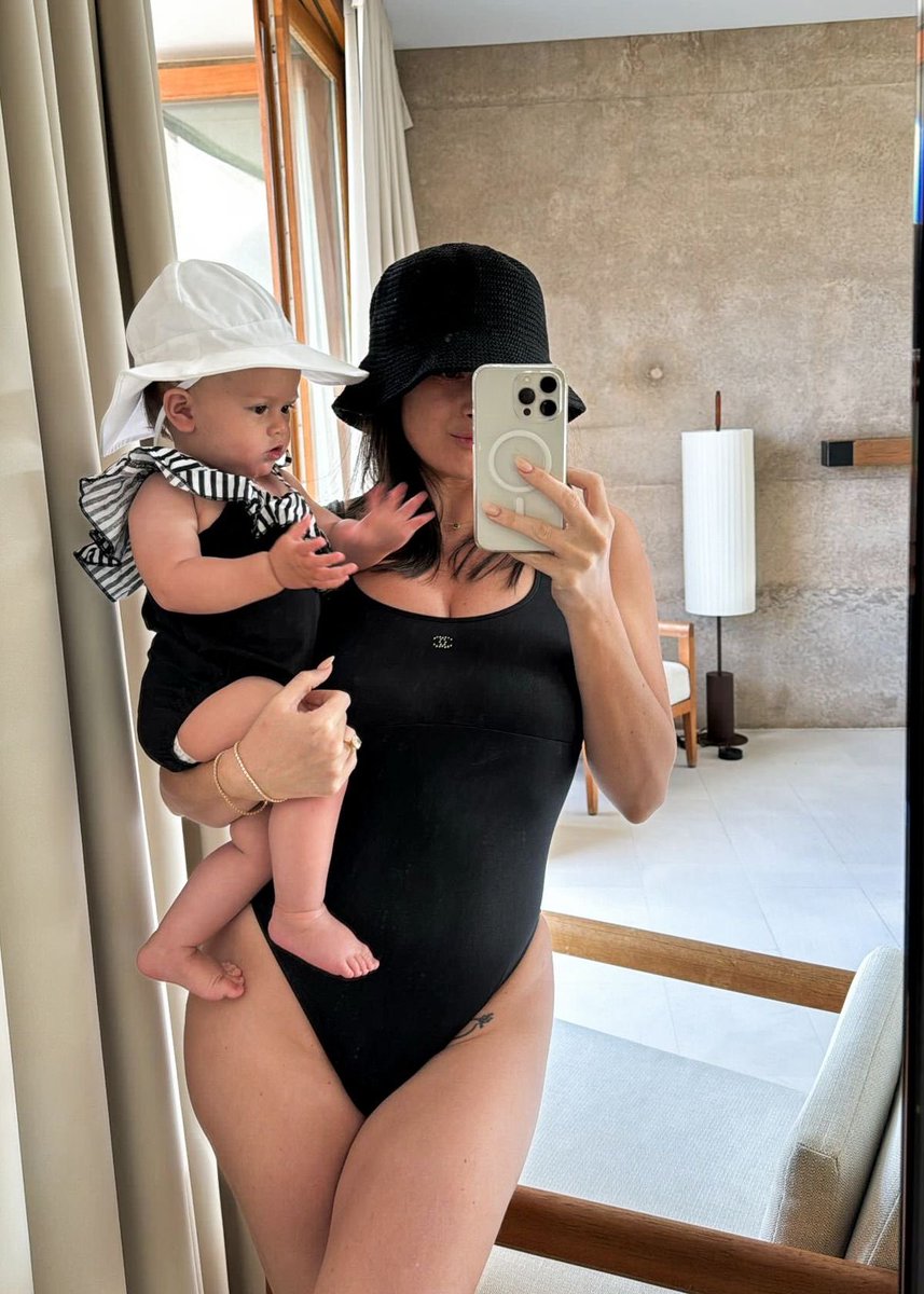 Dea_rMen's tweet photo. This is all a man wants:

Morning lift.
Quiet house.
Beautiful wife.
Kids laughing in the other room.

No chaos. Just purpose. https://t.co/xb5Au9rxSl