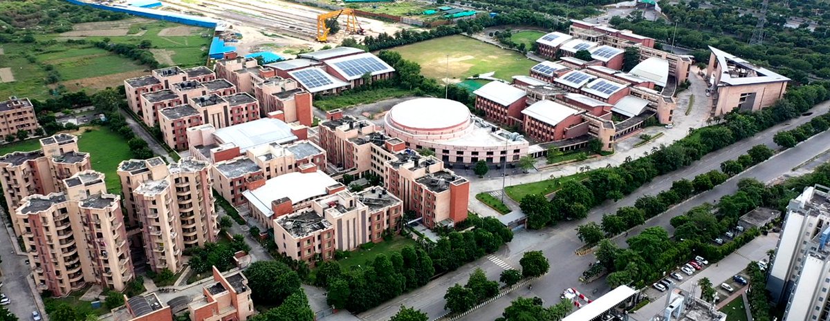 बड़े-बड़े पूजीपतियों के महँगे स्कूलो से कहीं ज्यादा अच्छा है बहुजन समाज पार्टी की राष्ट्रीय अध्यक्ष बहन

मायावती जी के द्वारा बनवाया गया ये स्कूल  ,
यह विश्वविद्यालय बसपा सुप्रीमो मायावती जी ने साल

 2009 में बनवाया था ,
पंचशील बालिका विश्वविद्यालय l