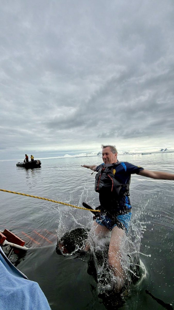 Chris Hart tweet media