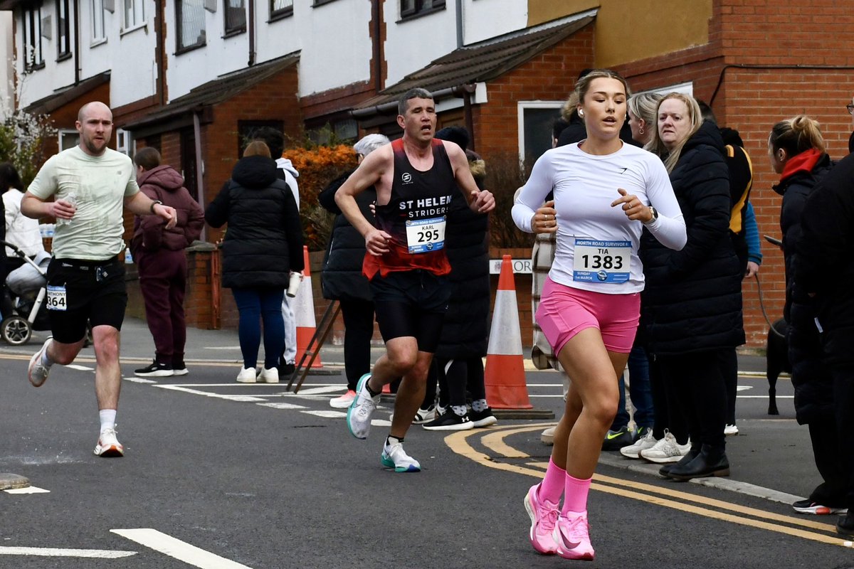 TerencePope4's tweet photo. St Helens 10k https://t.co/oBmRlS6Tk8