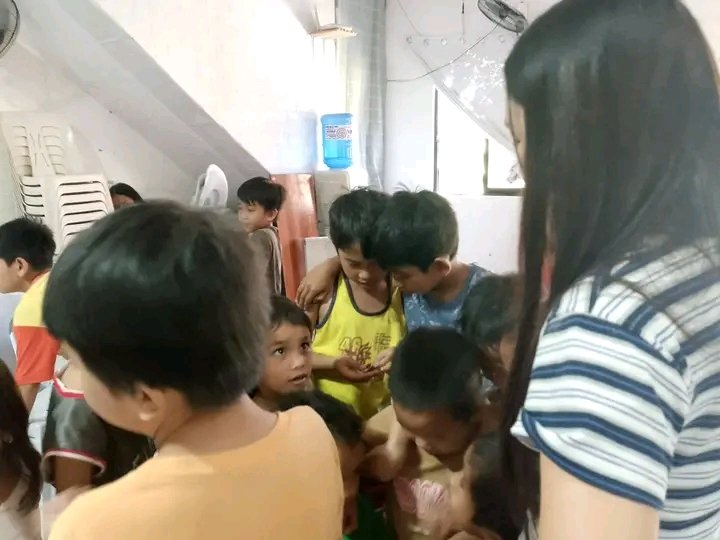 Dianah143's tweet photo. "TRUE GIVING FROM THE HEART IS AN EXPRESSION OF LOVE."

#CompassionInCare
#feedingprogram
#Godisgoodallthetime
#thankful
@Cisckid 
#FlareNetwork #Flare #SongbirdNetwork #cryptocurrency #DeFi #NFTs #SGB #nftcommunity #Xrpcommunity #Nfts https://t.co/jzXelX9Ze1