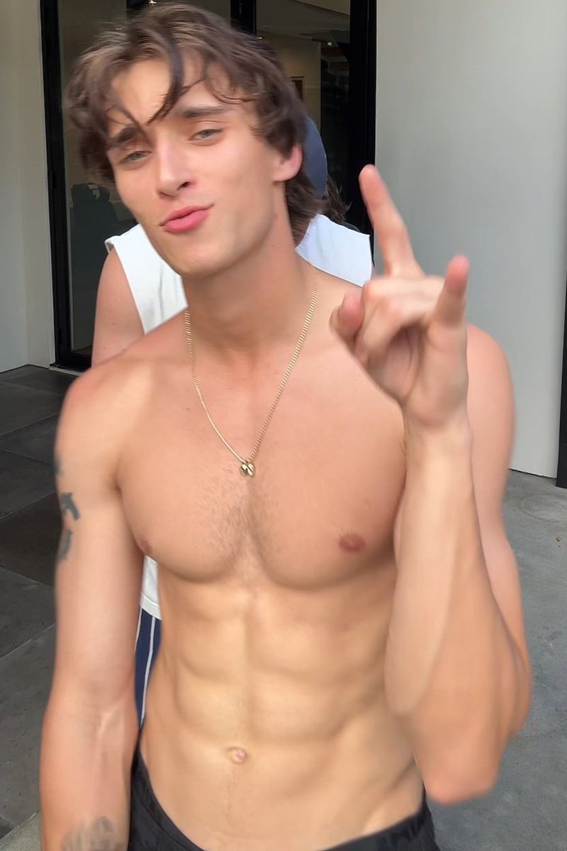 celebsbyseb's tweet photo. 𝗝𝗼𝘀𝗵 https://t.co/W9d9czbEbJ