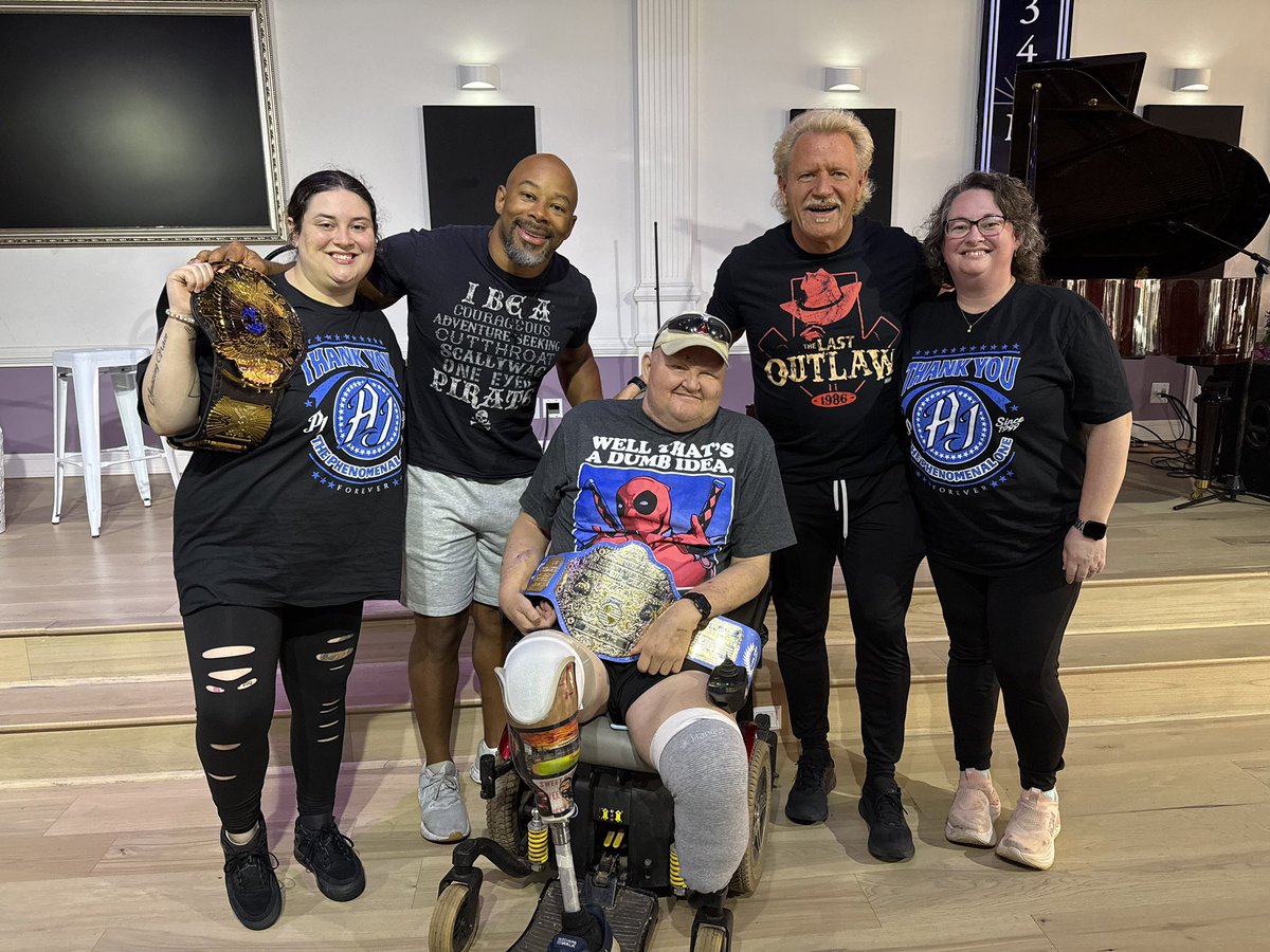 GrumpyGus92's tweet photo. Great show last night by @1FWrestling in #LaGrange. Meeting @RealJeffJarrett &amp; @TheLethalJay at the watch along before the event was an added bonus.  Looking forward to seeing more #1FW https://t.co/Fjac8azMmA