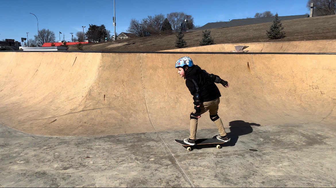 shadowsk8s's tweet photo. Riding the bowl.

Heart pounding.
Board steady.
No backing down.

#ShadowSk8 #Skateboarding #BowlSkating #SkateLife #Progression https://t.co/Erz1JtfyyX