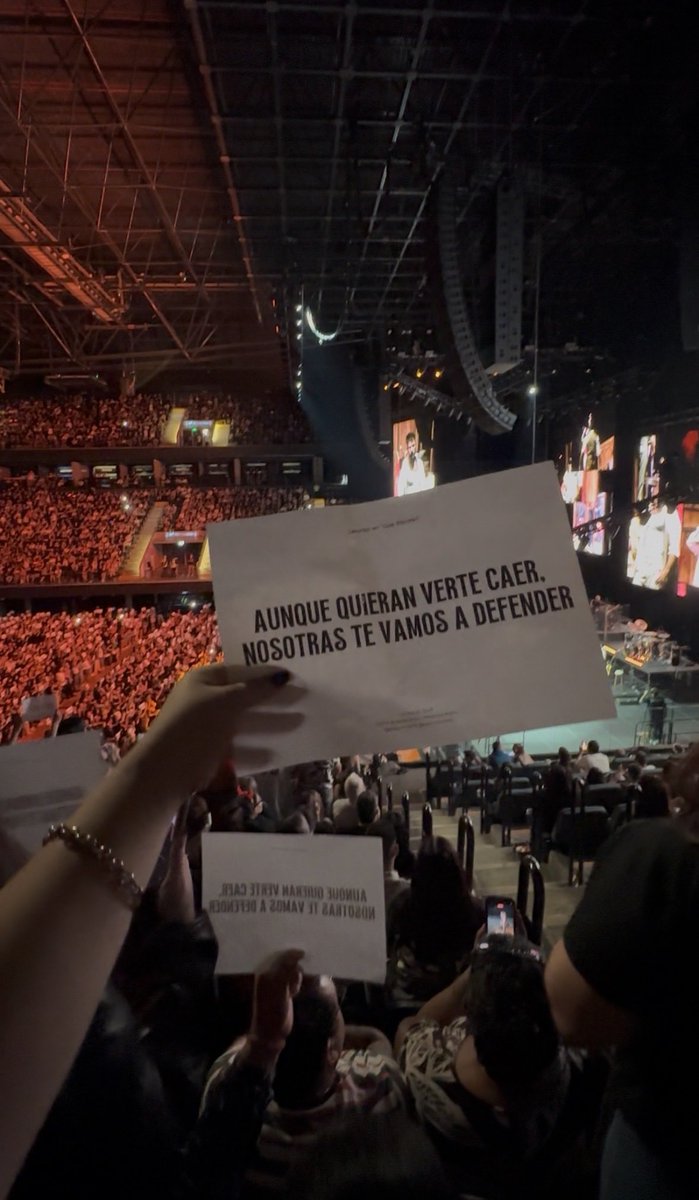 Aunque quieran verte caer nosotras te vamos a defender 🖤🕷️ Y la quesooooooo #cazzu