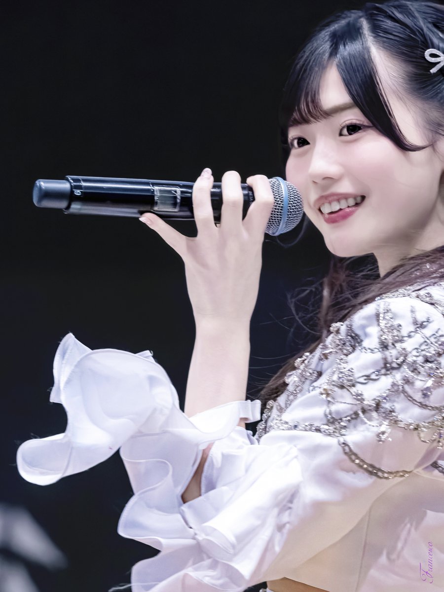 声が光る瞬間 The Moment Her Voice Shines White Scorpion MOMO